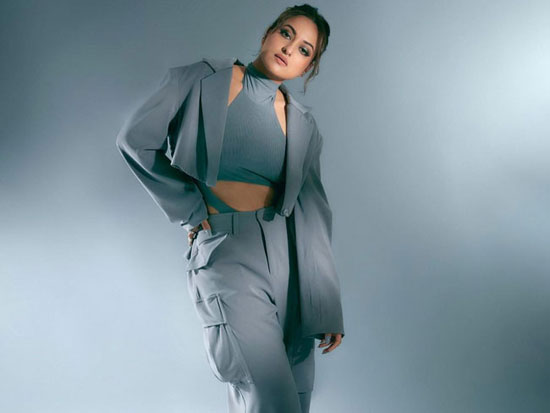 Stellar Poses Of Sonakshi Sinha